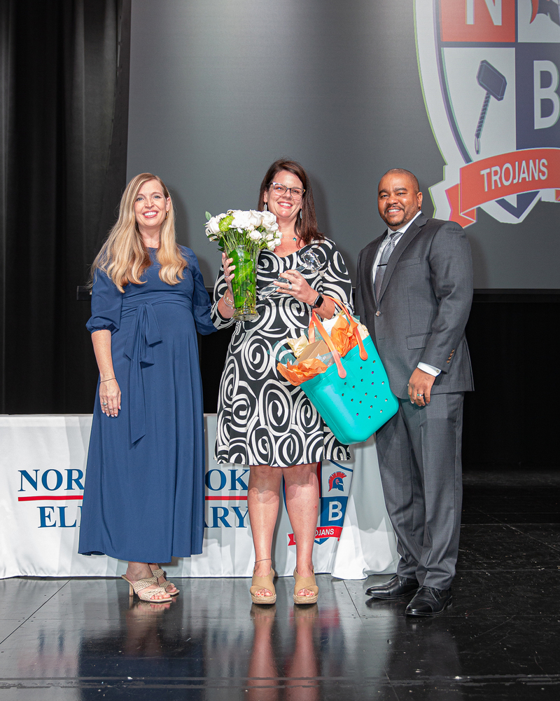Lee Named NBES Teacher of the Year